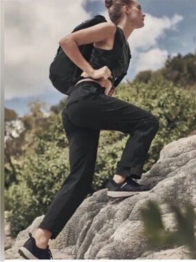 Athleta Trekkie Cargo Hiking Travel Pants Black Size 0